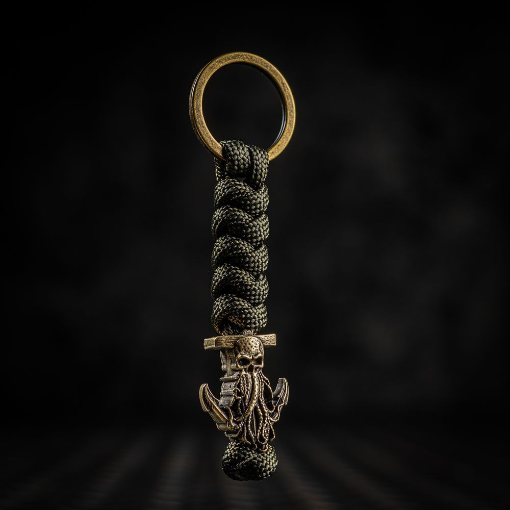 Maverick брелок Skull Anchor (Gold/Green)